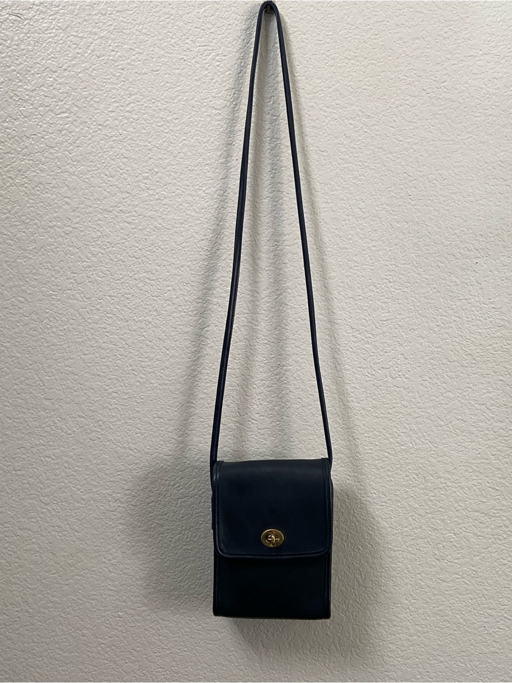 Coach Vintage 90s Black Leather Brass Turn-lock ‘Scooter’ Bag - Picture 10 of 13